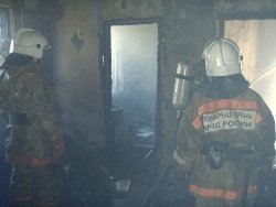 Спасатели МЧС России ликвидировали пожар в частном нежилом доме в Тисульском МО