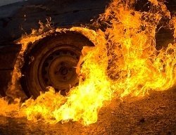 Спасатели МЧС России ликвидировали пожар в частном грузовом автомобиле в Тисульском МО